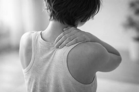 Dolore muscolare collo scapola Tensione scapola collo stress